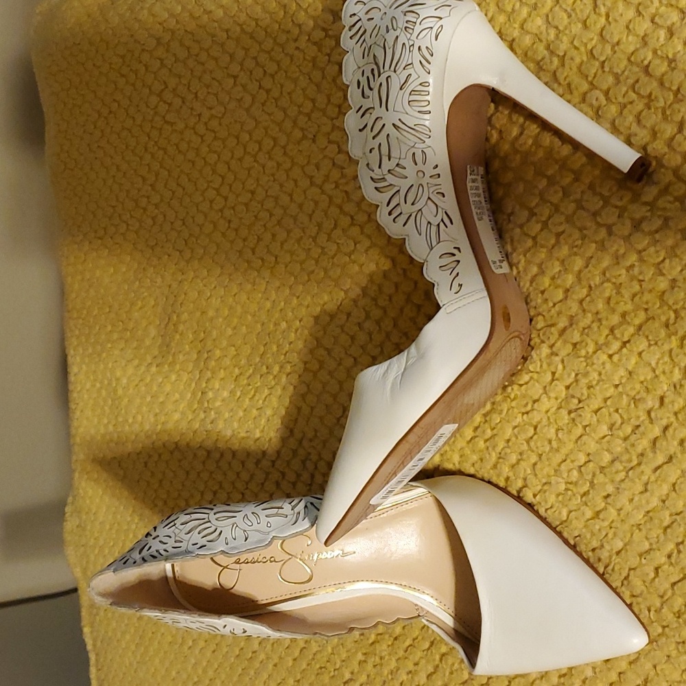 Jessica Simpson white 4 inch pumps. Size 8, new without box